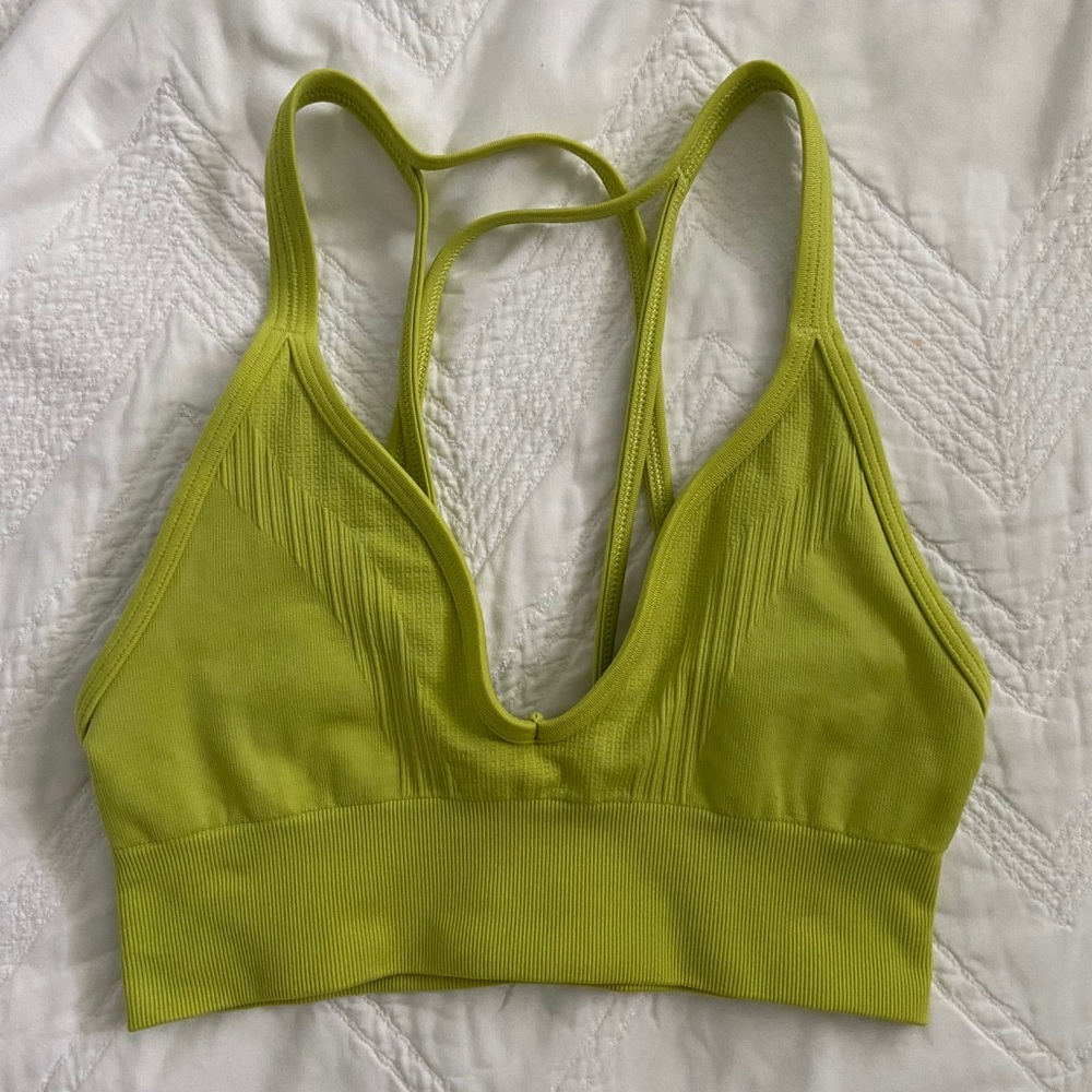 Lululemon plunging sports bra size 4
